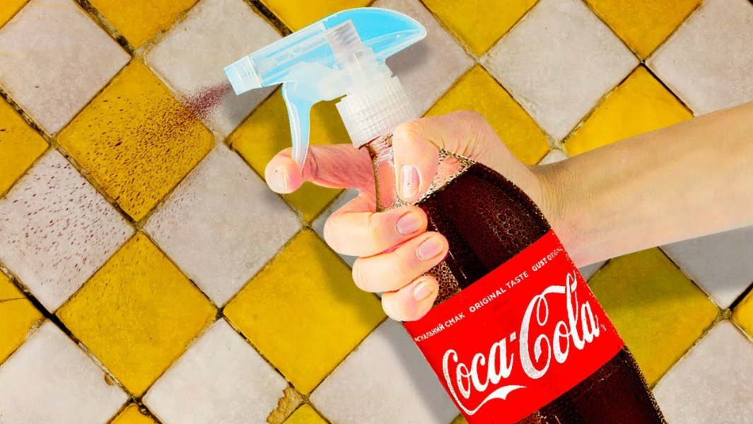 coke_cleaning_floor_spray